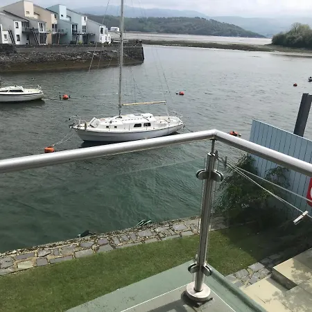 Portmadog, Oakley Wharf Appartement Porthmadog Buitenkant foto