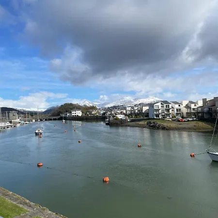 Portmadog, Oakley Wharf Appartement Porthmadog Buitenkant foto