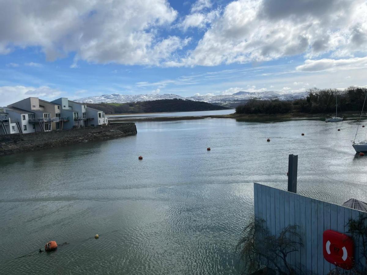 Portmadog, Oakley Wharf Apartment Porthmadog