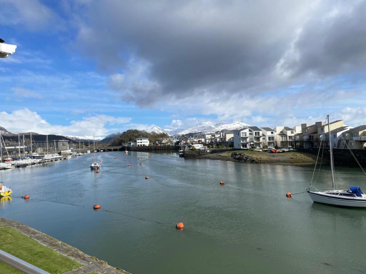 Portmadog, Oakley Wharf * Porthmadog